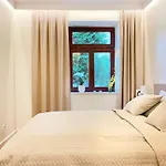 Secret Garden Krakow - Wonderful City Centre Apartment - Ground Floor - Quiet Location