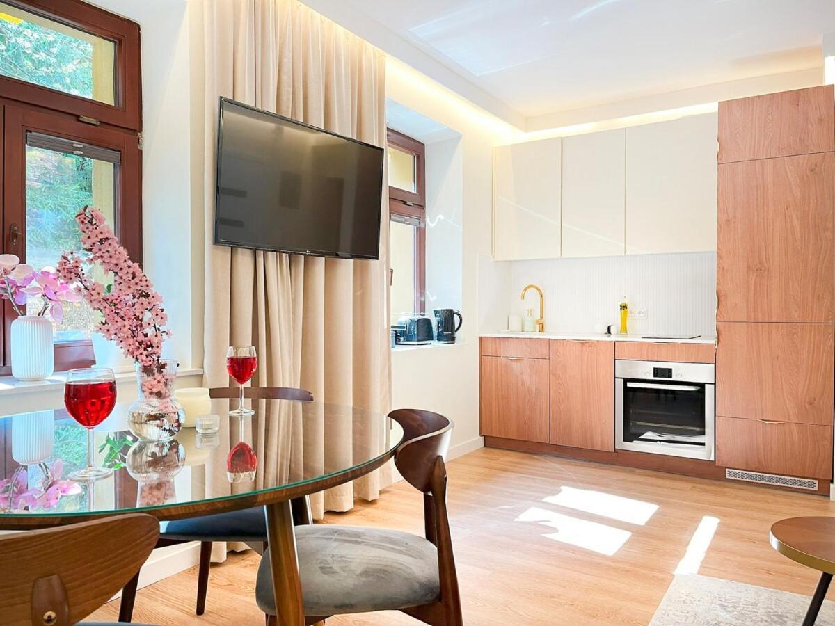 Secret Garden - Wonderful Centre - Ground Floor - Quiet Location