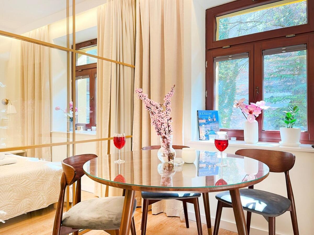 Apartment Secret Garden - Wonderful Centre - Ground Floor - Quiet Location *